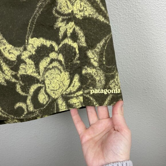 Patagonia Men's 36 Swim Trunks Shorts Green Brown Floral Tropical Vacation Beach - Picture 4 of 12